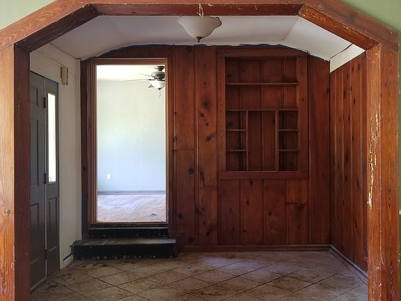 3rd image of 222 Bradley Dr