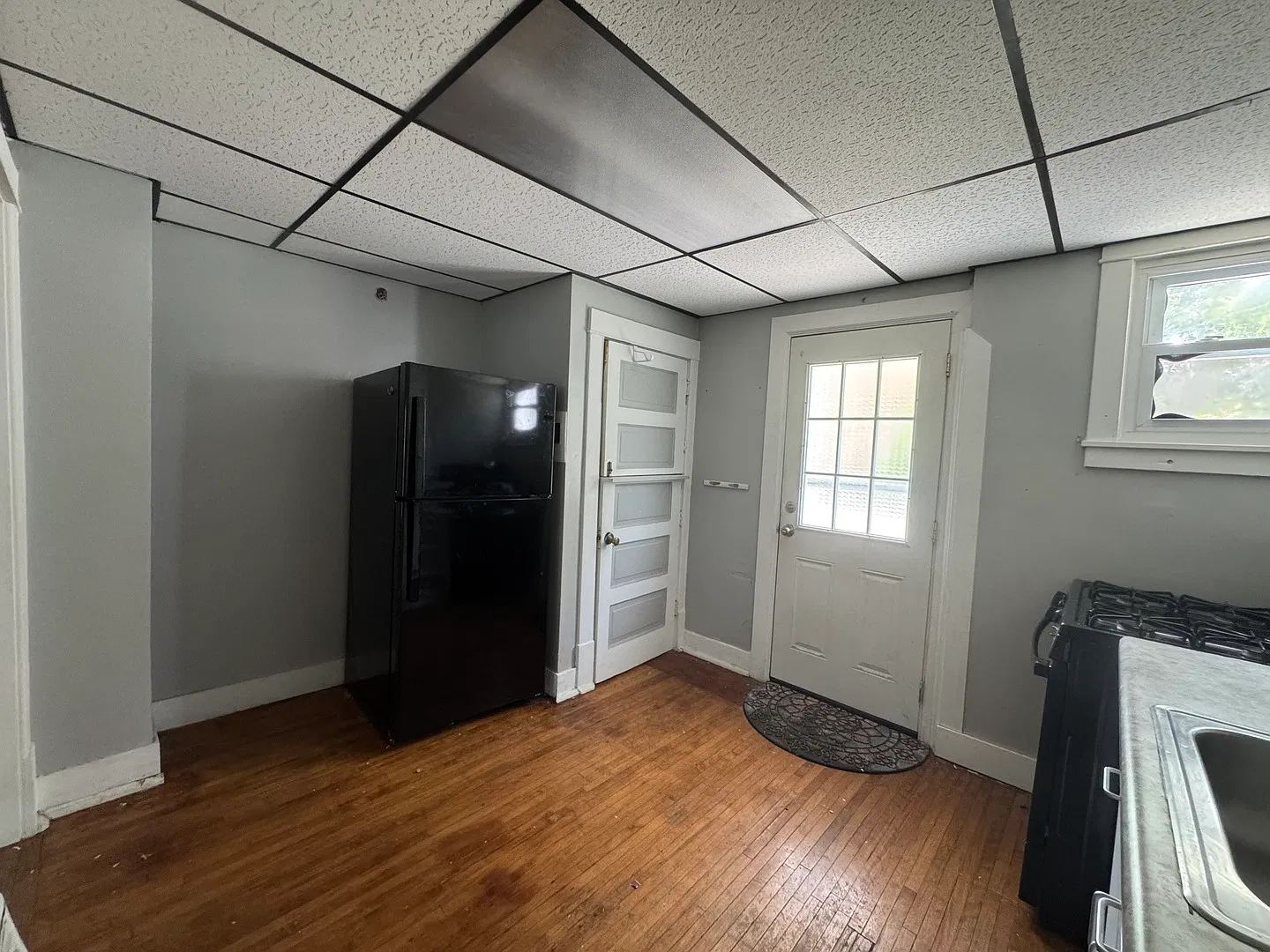 3 bed, 1500 sqft, $2,100 — Photo 4