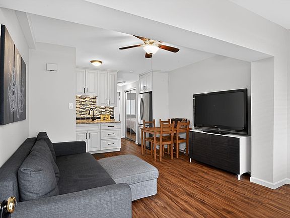 4th image of 9601 Atlantic Ave APT B3