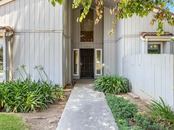 1814 Cougar Ln, Clovis, CA 93611