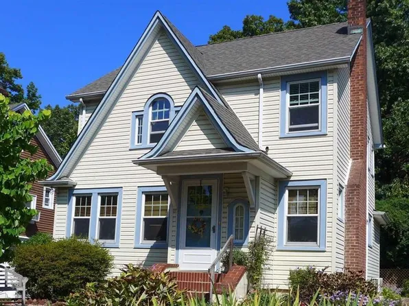 166 Wales Ave, River Edge, NJ 07661