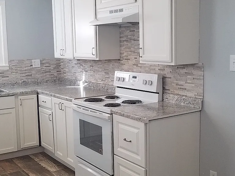 257 Benfield Ave — Photo 8