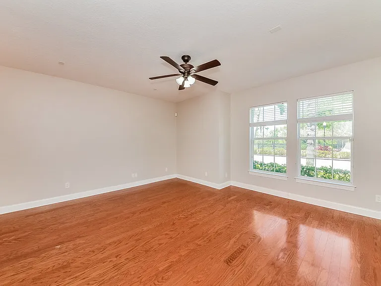 204 Aberdeen Pond Dr — Photo 4