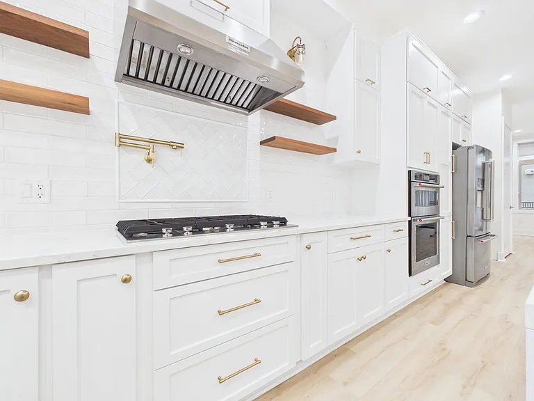 1129 N Hope St — Photo 7