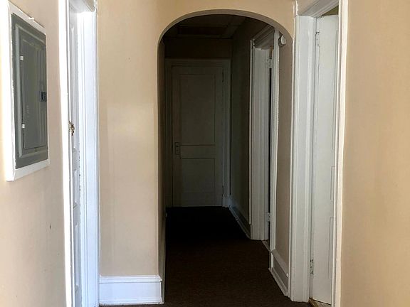 5th image of 600 Gay St APT 1