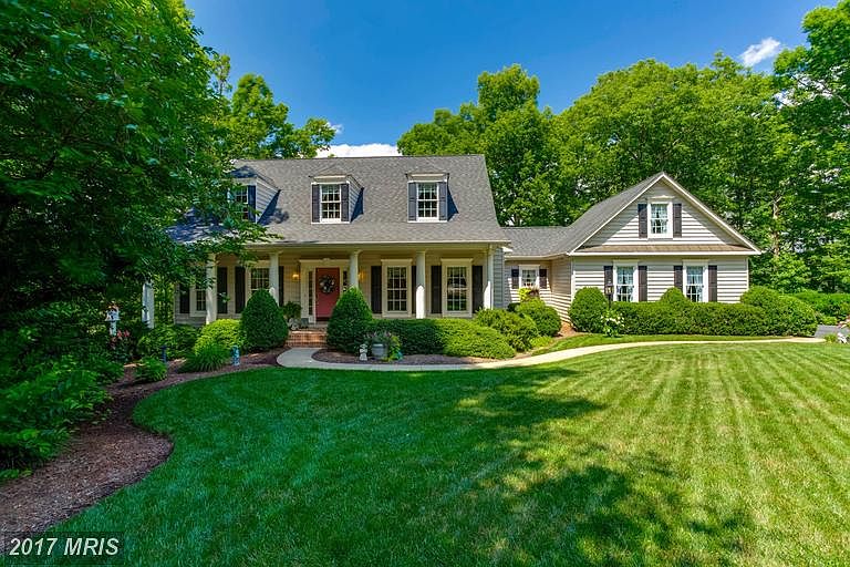 PREPARE TO FALL IN LOVE