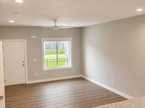 4th image of 2334 SE Chayse Ln
