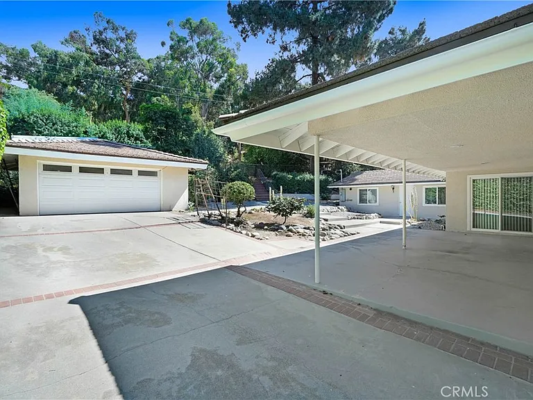 5437 Castle Knoll Rd — Photo 14