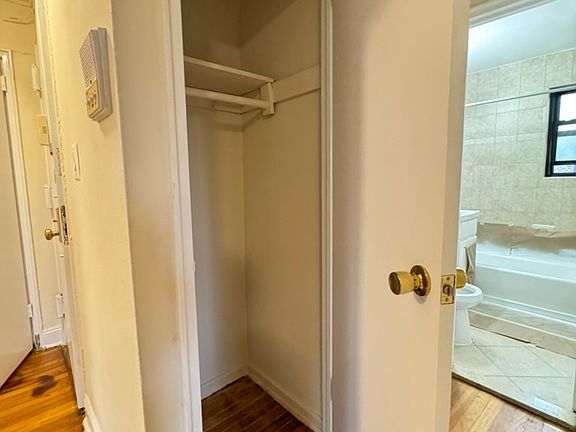 4th image of 21-14 21st Ave #3