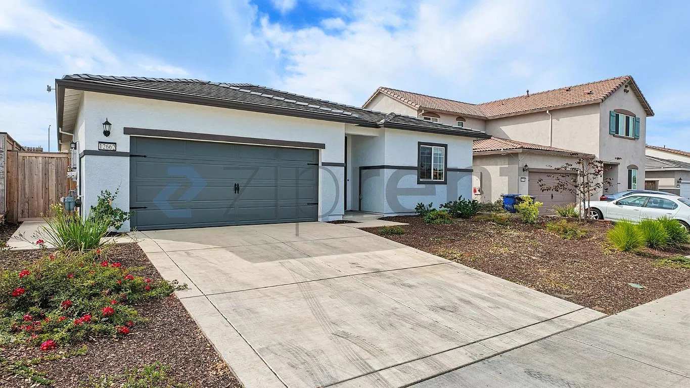 4 bed, 1944 sqft, $2,950 — Photo 3