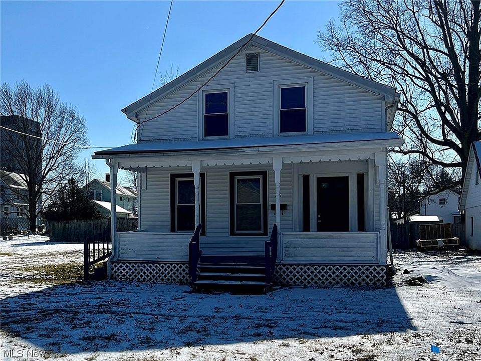 1st image of 991 Chestnut St
