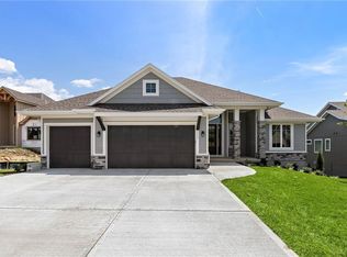 7101 Parkhill St, Shawnee, KS 66216