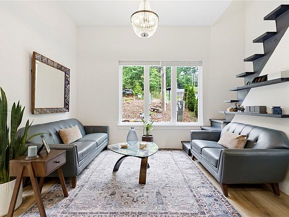 5th image of 7 Thornbury Ln