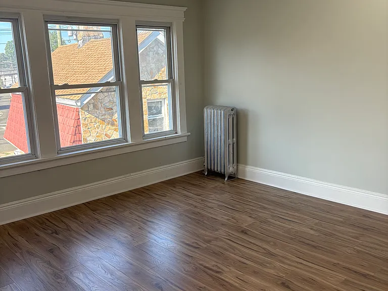 109 Union Ave — Photo 7