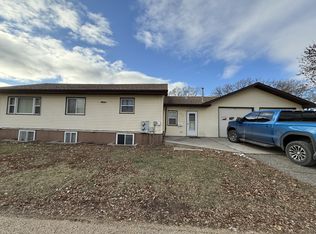 813 N High St #1, Aberdeen, SD 57401