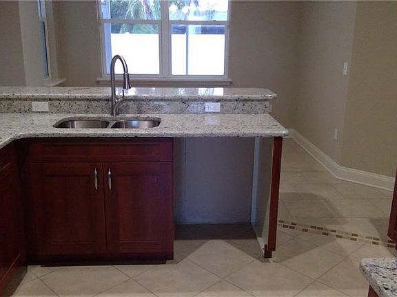 4th image of 2080 Saddlewood Dr