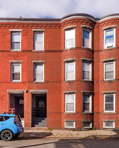 46 Saxton St Photo 1