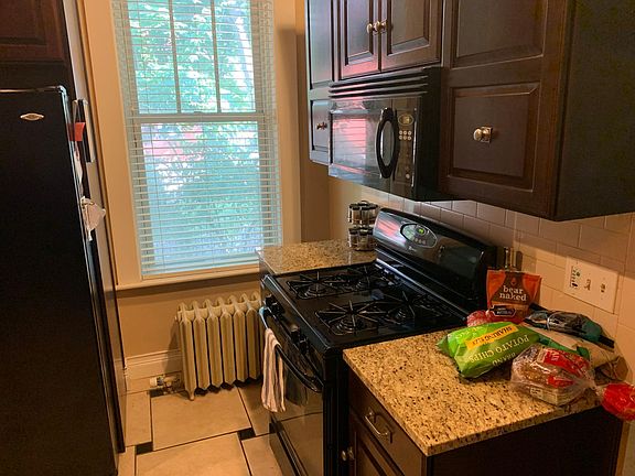 3rd image of 884 Zan Ct #1
