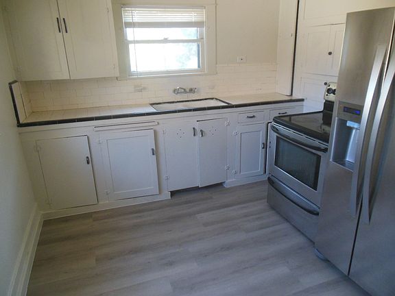 5th image of 1782 Hiawatha Ave