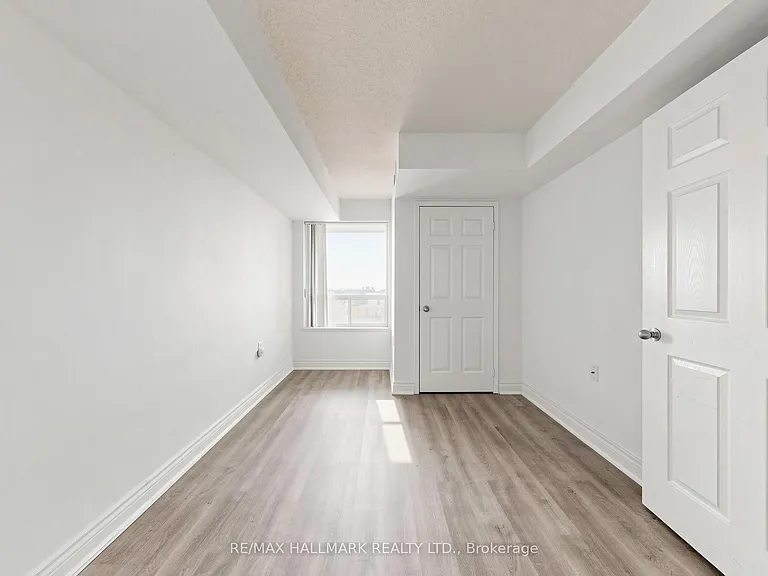 35 Finch Ave E #1808 — Photo 18