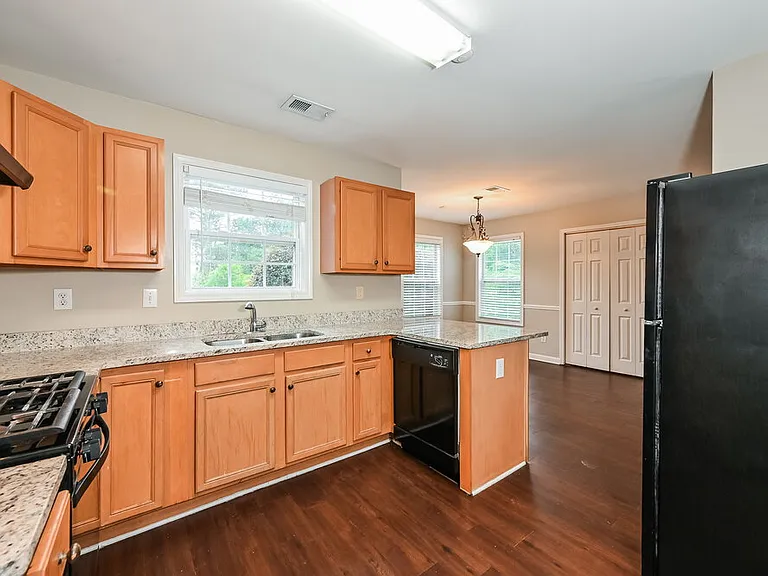 854 Langley View Ct — Photo 7