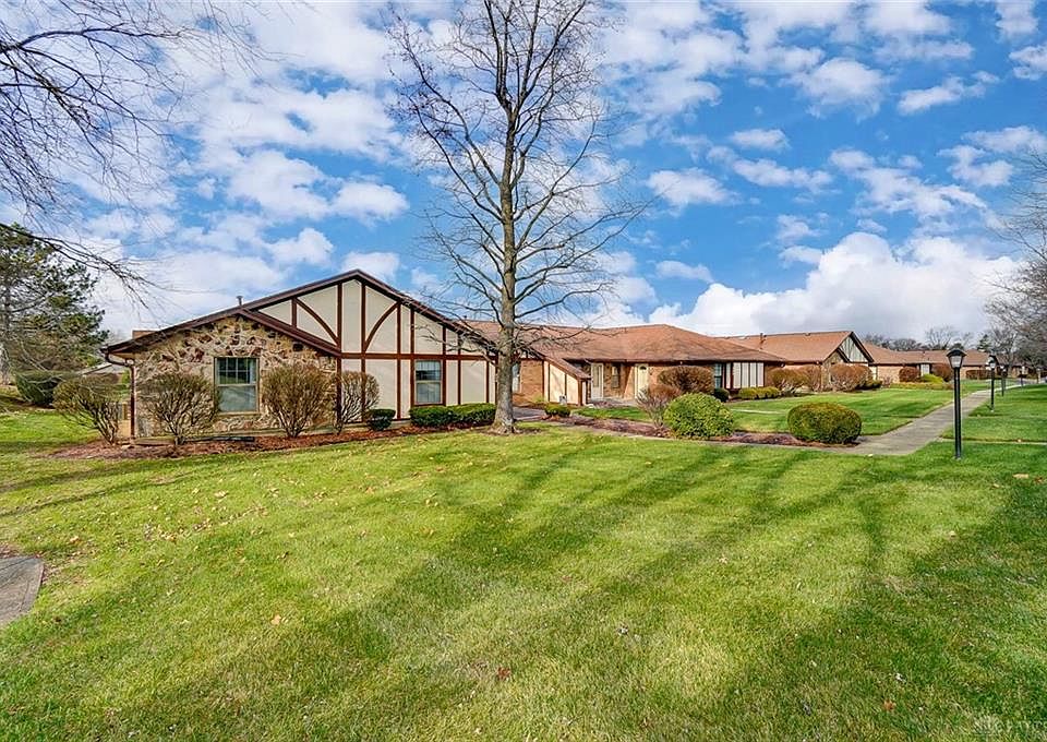 1st image of 854 Pine Needles Dr