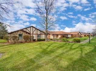 854 Pine Needles Dr, Dayton, OH 45458