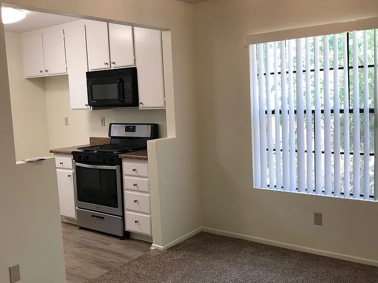 10343 Azuaga St #72 — Photo 5