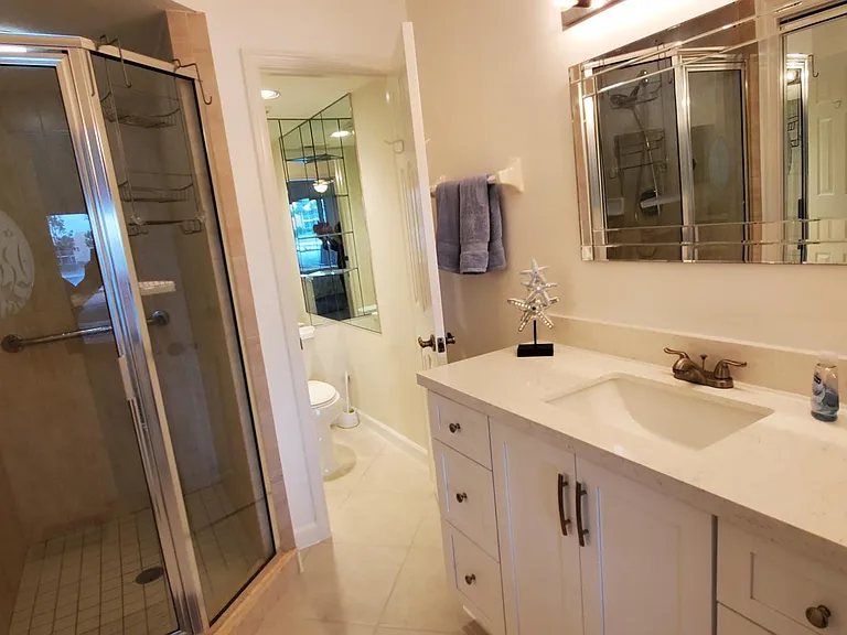 2300 Hidden Lake Dr #7 — Photo 17