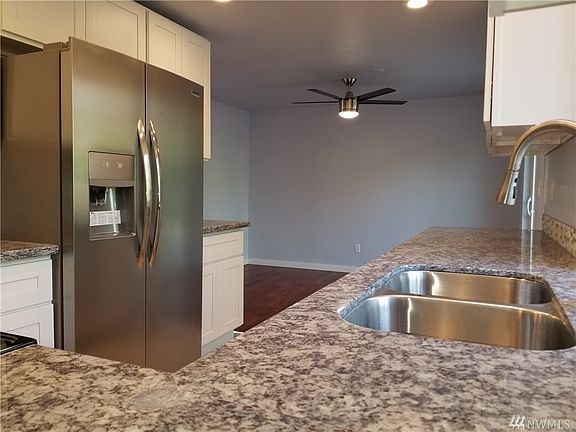 5th image of 905 Tipsoo Loop N