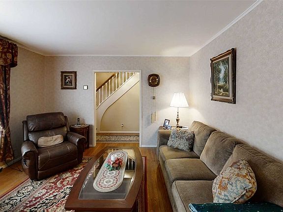 4th image of 68 Shannon Blvd