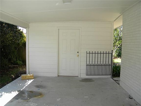 3rd image of 924 Hesper Ave