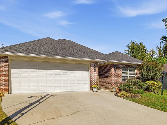 3rd image of 112 Carriage Way