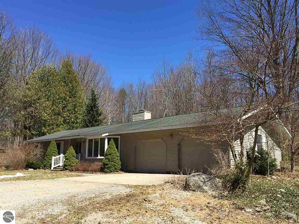 1st image of 6130 Crystal Dr