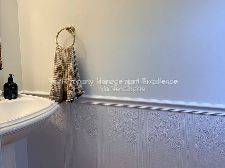 1208 Nottingham Dr — Photo 43