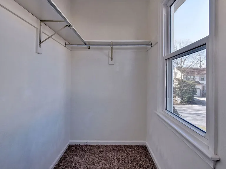 802 Marquette Ct — Photo 24