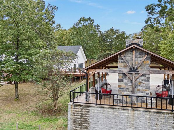 1088 Pine Twist Rd, Russellville, AR 72802