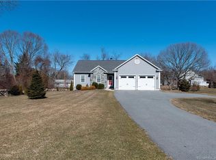 45 Lamphere Rd, Waterford, CT 06385