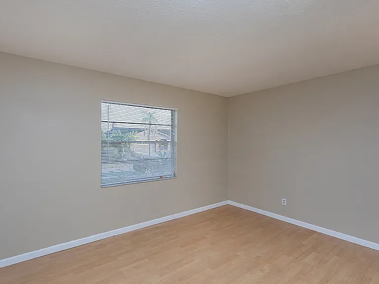 907 Eagle Ln — Photo 11