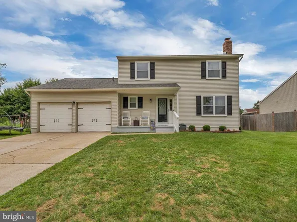 9 Lancaster Dr, Marlton, NJ 08053