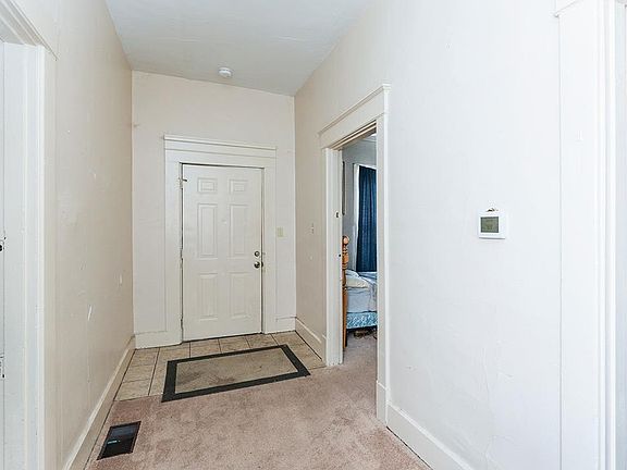 3rd image of 247 Kentucky Ave