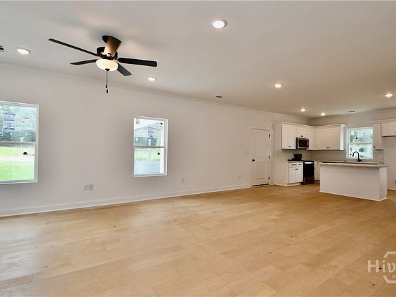 4th image of 205 Timsbury Drive