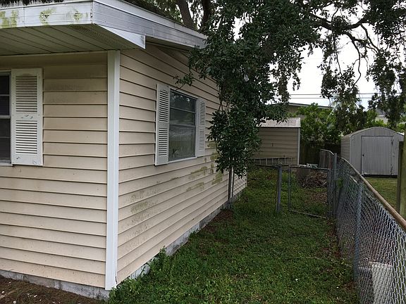 3rd image of 4710 W Wallace Ave