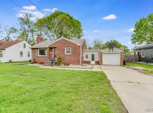 132 Maple St, Cottage Hills, IL 62018