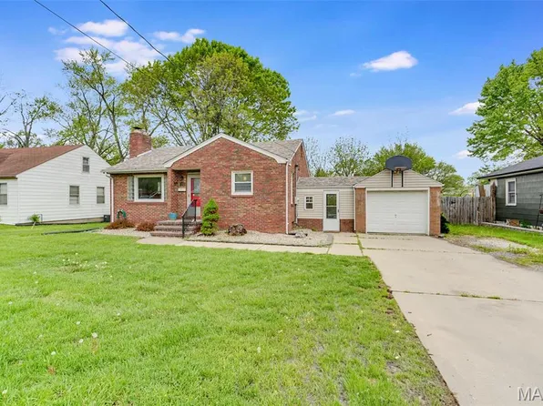 132 Maple St, Cottage Hills, IL 62018