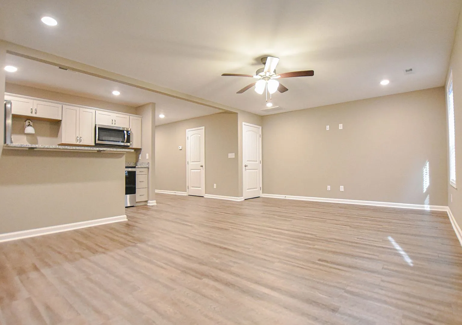 Pet Friendly Three Bedroom Condo! — Photo 4