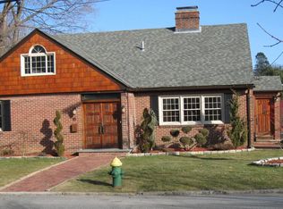 25 Longwood Ave, Providence, RI 02908