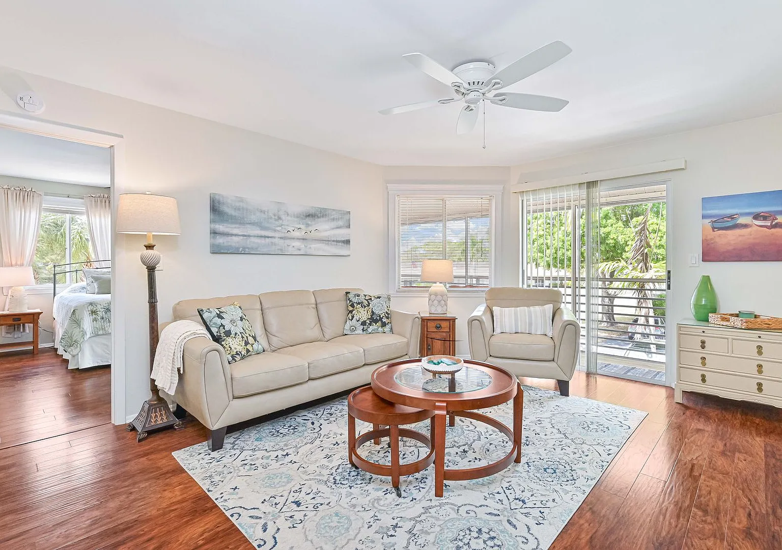 Short Term Rental (9.10 - 12.31) - Fountain Lakes Condo — Photo 4