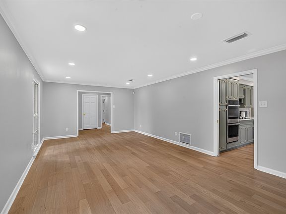 5th image of 6036 River Rd