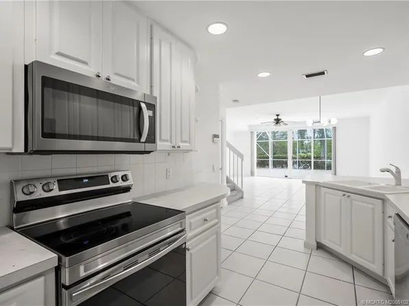 110 Santa Barbara Way, Palm Beach Gardens, FL 33410